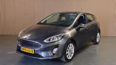 Grijs Gebruikt 2017 Ford Fiesta Trend Hatchback | € 11.950 (Eerlijke prijs)