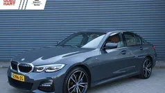 Grijs Gebruikt 2020 BMW 330 M Sport Sedan | € 29.895 (Eerlijke prijs)
