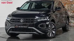 Gebruikt 2023 VW T-Roc Move SUV | € 25.295 (Eerlijke prijs)