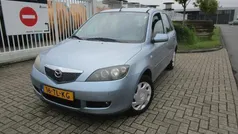 Blauw Gebruikt 2006 Mazda 2 Touring MPV | € 1.850 (Goede deal)