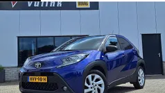 Blauw Gebruikt 2022 Toyota Aygo Premium Hatchback | € 18.880 (Eerlijke prijs)