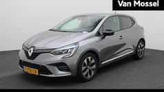 Gris schiste kqg Gebruikt 2023 Renault Clio V Evolution Hatchback | € 17.435 (Eerlijke prijs)
