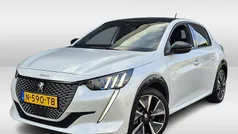 Wit Gebruikt 2022 Peugeot e-208 GT Hatchback | € 19.925 (Eerlijke prijs)