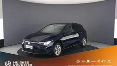 Blauw Gebruikt 2023 VW Golf VIII Business Hatchback | € 29.900 (Eerlijke prijs)