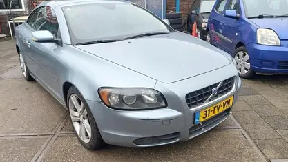 Blauw Gebruikt 2007 Volvo C70 Momentum Cabriolet | € 5.350 (Eerlijke prijs)
