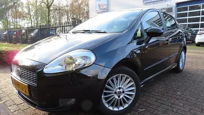 Occasion 2009 Fiat Grande Punto Lusso Hatchback | € 3.450 (Eerlijke prijs)