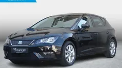 Midnight black Gebruikt 2018 Seat Leon Business Hatchback | € 14.900 (Eerlijke prijs)