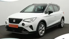 Wit, metallic lak Gebruikt 2024 Seat Arona FR SUV | € 23.900 (Eerlijke prijs)