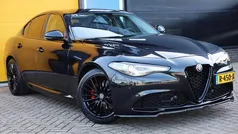 Zwart, metallic lak Gebruikt 2018 Alfa Romeo Giulia Sedan | € 25.850 (Eerlijke prijs)