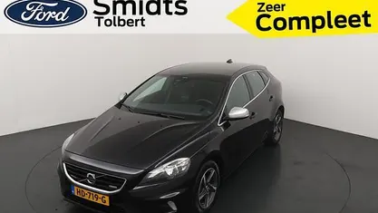 Zwart (metallic) Gebruikt 2013 Volvo V40 R-Design Summum Hatchback | € 10.450 (Eerlijke prijs)