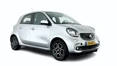 Cool silver (grijs metallic) Gebruikt 2019 Smart ForFour Electric Drive Sedan | € 8.945 (Eerlijke prijs)