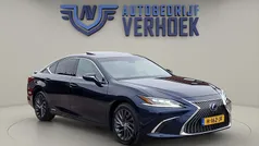 Blauw Gebruikt 2020 Lexus ES300H President Line Sedan | € 27.900 (Goede deal)