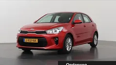 Rood Gebruikt 2020 Kia Rio Hatchback | € 16.435 (Eerlijke prijs)