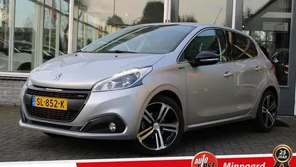Grijs Gebruikt 2018 Peugeot 208 GT-line Hatchback | € 9.800 (Eerlijke prijs)