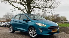 Blauw, metallic lak Gebruikt 2018 Ford Fiesta Titanium Hatchback | € 10.975 (Goede deal)