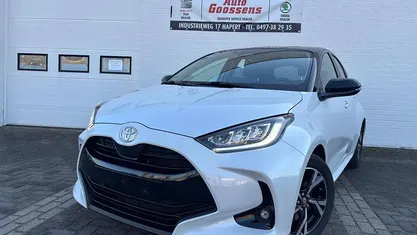 Wit Occasion 2024 Toyota Yaris Hybrid Hatchback | € 24.750 (Eerlijke prijs)