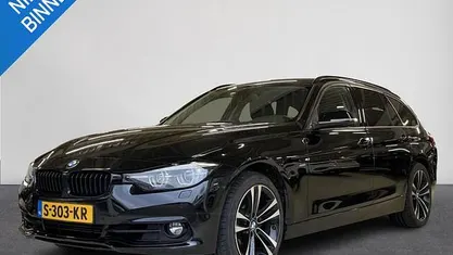 Occasion 2017 BMW 318 Sport Line Stationwagen | € 18.950 (Eerlijke prijs)
