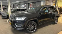 Zwart, metallic lak Gebruikt 2020 Jeep Compass SUV | € 22.900 (Eerlijke prijs)