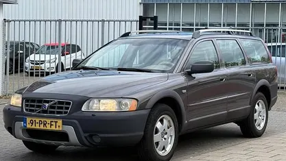 Bruin Gebruikt 2004 Volvo XC70 Summum SUV | € 3.950 (Eerlijke prijs)