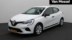 Ijswit 369 Gebruikt 2019 Renault Clio IV Life Hatchback | € 11.440 (Eerlijke prijs)