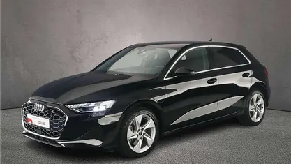 Mythoszwart metallic Occasion 2025 Audi A3 Sportback e-tron Advanced Hatchback | € 36.900 (Eerlijke prijs)