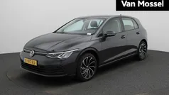 Gebruikt 2021 VW Golf VIII Life Hatchback | € 18.400 (Eerlijke prijs)