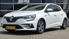 Wit Gebruikt 2022 Renault Mégane IV Intens Hatchback | € 18.750 (Eerlijke prijs)