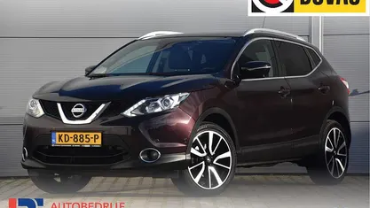 Paars Gebruikt 2016 Nissan Qashqai Tekna SUV | € 15.145 (Eerlijke prijs)