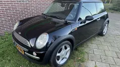 Zwart (metallic) Gebruikt 2003 Mini ONE Salt Hatchback | € 1.445 (Eerlijke prijs)