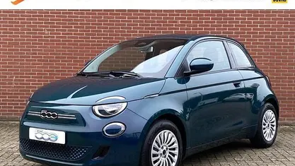 Gebruikt 2022 Fiat 500e Action Hatchback | € 13.450 (Eerlijke prijs)