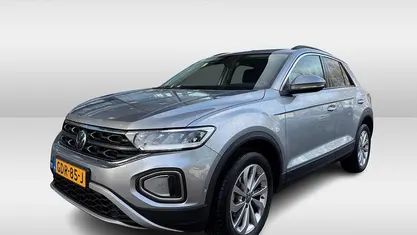 Grijs Gebruikt 2024 VW T-Roc Edition SUV | € 29.450 (Eerlijke prijs)