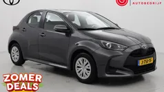Grijs Gebruikt 2020 Toyota Yaris Active Hatchback | € 15.999 (Eerlijke prijs)