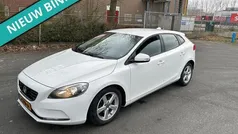 Wit Gebruikt 2012 Volvo V40 Momentum Stationwagen | € 3.999 (Eerlijke prijs)