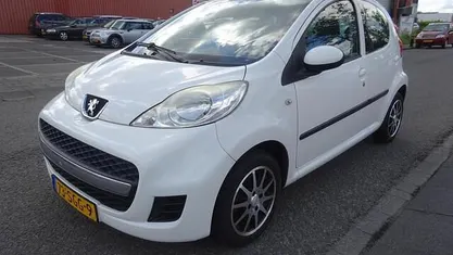 Occasion Peugeot 107 68 PK (50 kW) 2011 Wit Hatchback