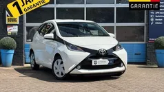 Wit Gebruikt 2018 Toyota Aygo Hatchback | € 9.970 (Eerlijke prijs)