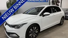 Gebruikt 2023 VW Golf VIII Move Hatchback | € 26.995 (Eerlijke prijs)