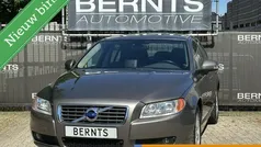 Grijs, metallic lak Gebruikt 2010 Volvo S80 Momentum Sedan | € 6.350 (Eerlijke prijs)