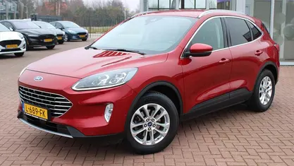 Rood Occasion 2020 Ford Kuga Titanium X SUV | € 20.995 (Goede deal)