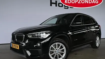 Zwart (metallic) Occasion 2017 BMW X1 Executive SUV | € 14.940 (Eerlijke prijs)