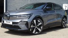 Grey kqg +black gne (biyuy) Nieuw 2025 Renault Mégane Komfort Hatchback | € 39.445 (Eerlijke prijs)