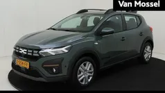 Grijs Gebruikt 2024 Dacia Sandero Essentiel Hatchback | € 19.430 (Eerlijke prijs)