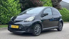 Zwart Gebruikt 2012 Toyota Aygo Comfort Hatchback | € 3.450 (Eerlijke prijs)