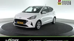 Wit Gebruikt 2022 Hyundai i10 Comfort Hatchback | € 11.950 (Eerlijke prijs)