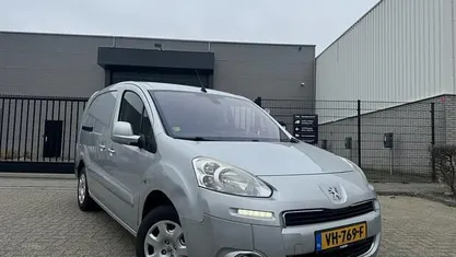 Zilver Gebruikt 2014 Peugeot Partner MPV | € 2.999 (Eerlijke prijs)