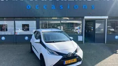 Gebruikt 2015 Toyota Aygo X-play Hatchback | € 6.495 (Eerlijke prijs)