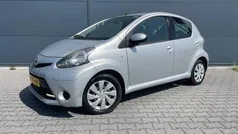 Grijs Gebruikt 2012 Toyota Aygo Comfort Hatchback | € 4.699 (Eerlijke prijs)