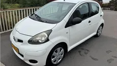 Gebruikt 2011 Toyota Aygo Hatchback | € 1.750 (Goede deal)