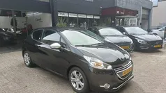 Zwart Gebruikt 2012 Peugeot 208 Allure Hatchback | € 4.150 (Eerlijke prijs)