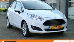 Wit Gebruikt 2015 Ford Fiesta Titanium Hatchback | € 10.450 (Eerlijke prijs)