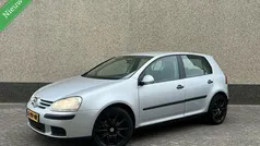 Grijs Gebruikt 2005 VW Golf IV Business Hatchback | € 1.695 (Eerlijke prijs)
